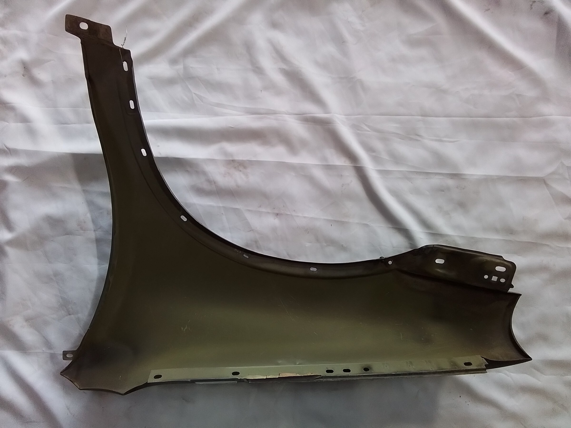 TAPABARRO DELANTERO DERECHO SWING Chevrolet SWING 16 2004