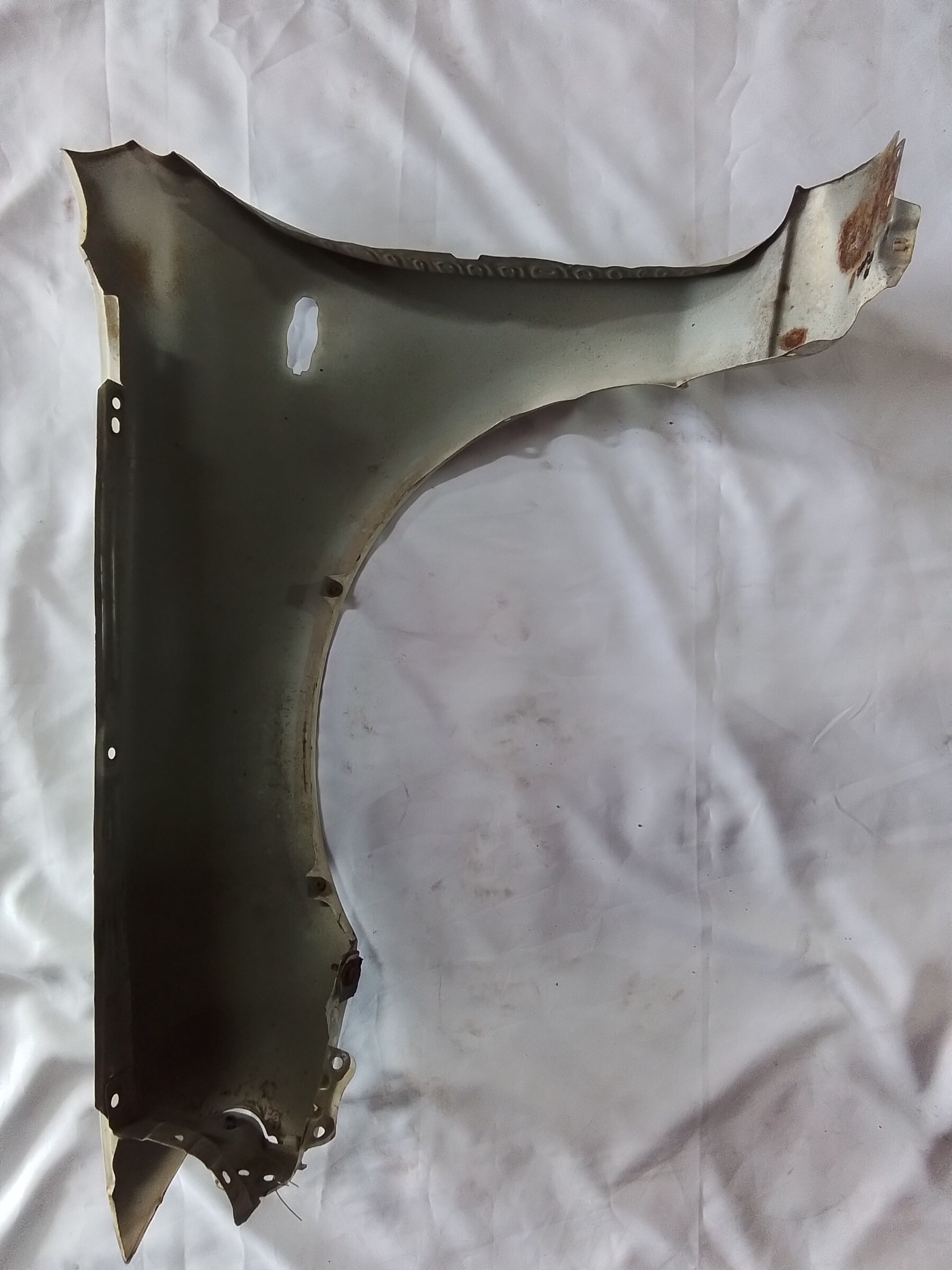 TAPABARRO DERECHO DELANTERO M Mazda ARTIS 1997