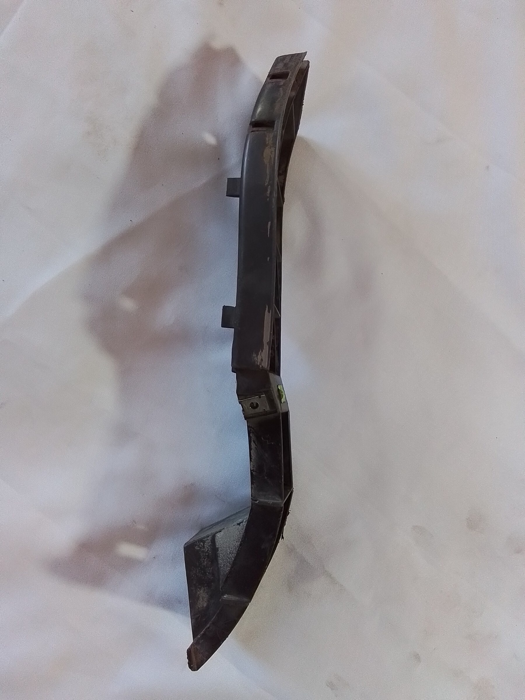 MENSULA TAPABARRO DELANTERA IZQ Volkswagen Polo 2002