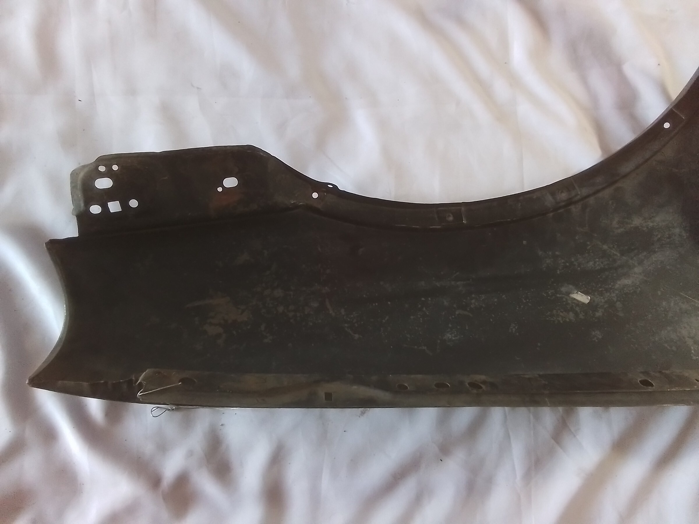 TAPA BARROS DELANTERO IZQUIERDO Chevrolet Corsa 2001