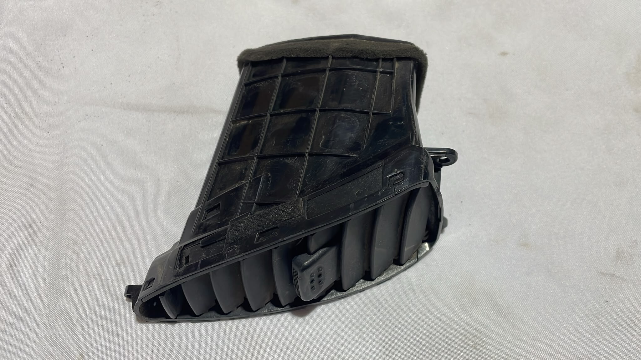 DIFUSOR CENTRAL IZQUIERDO Hyundai I10 2013
