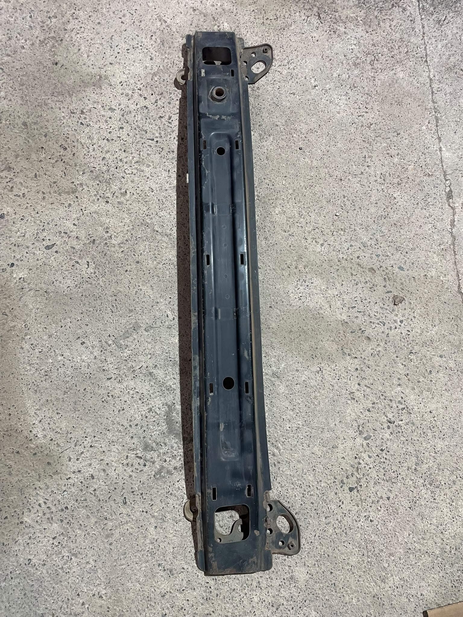 REFUERZO DELANTERO PARACHOQUE Hyundai I10 2013