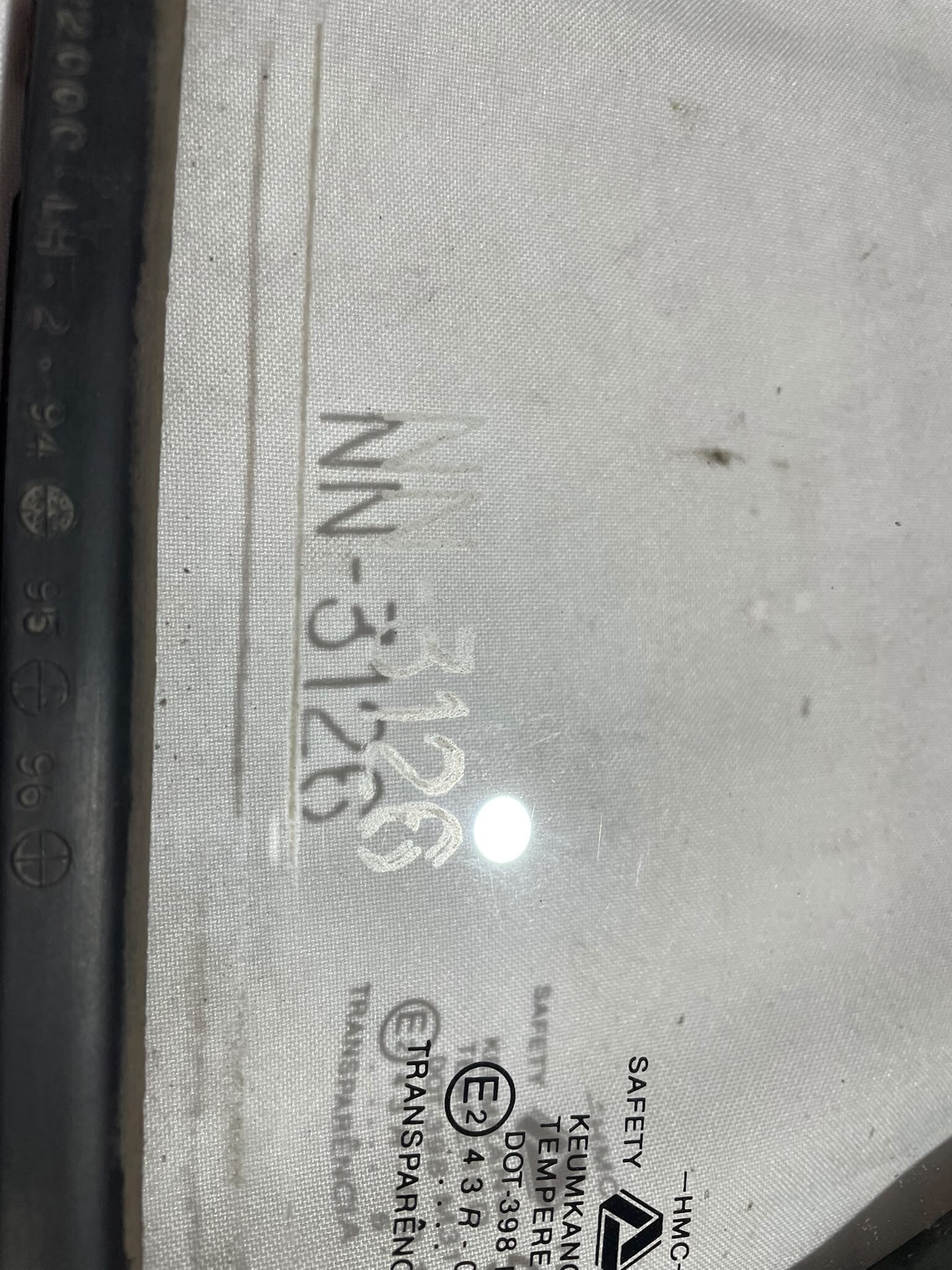 VIDRIO TIPO ALETA TRASERO IZQUIERDO (MARCADO) Hyundai Accent 1997