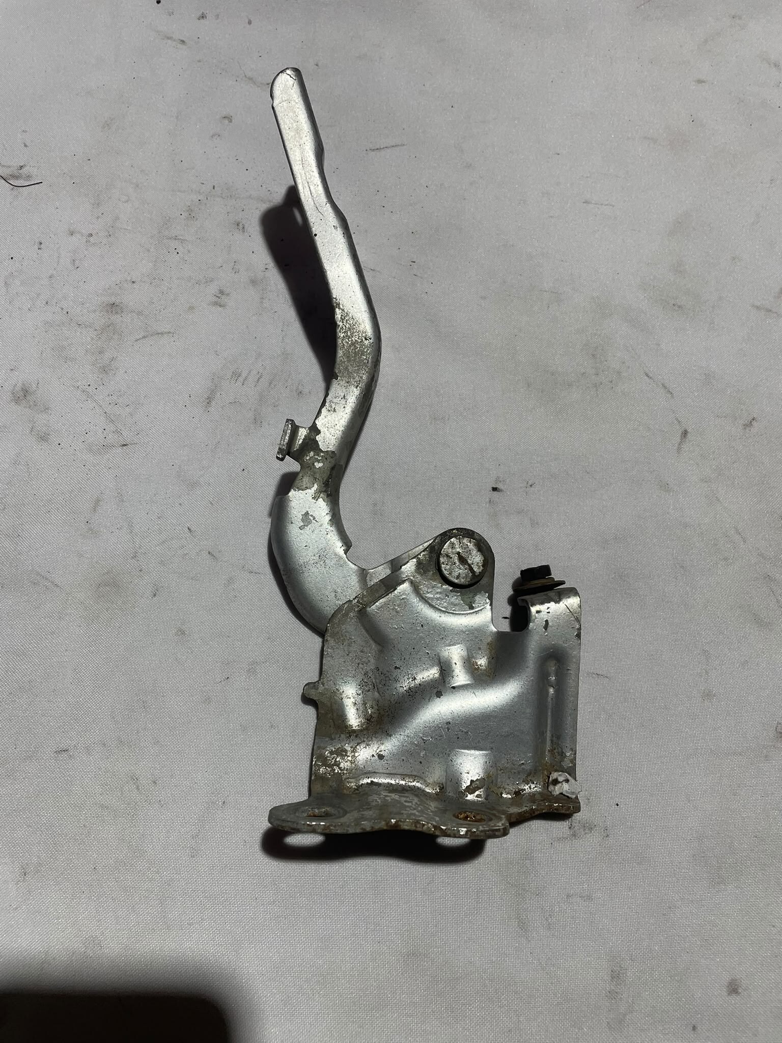 BISAGRA CAPOT IZQUIERDA Hyundai I10 2013