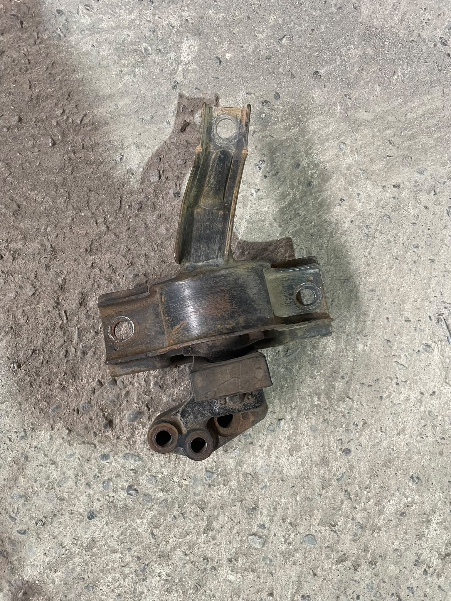 SOPORTE DERECHO MOTOR Hyundai I10 2013