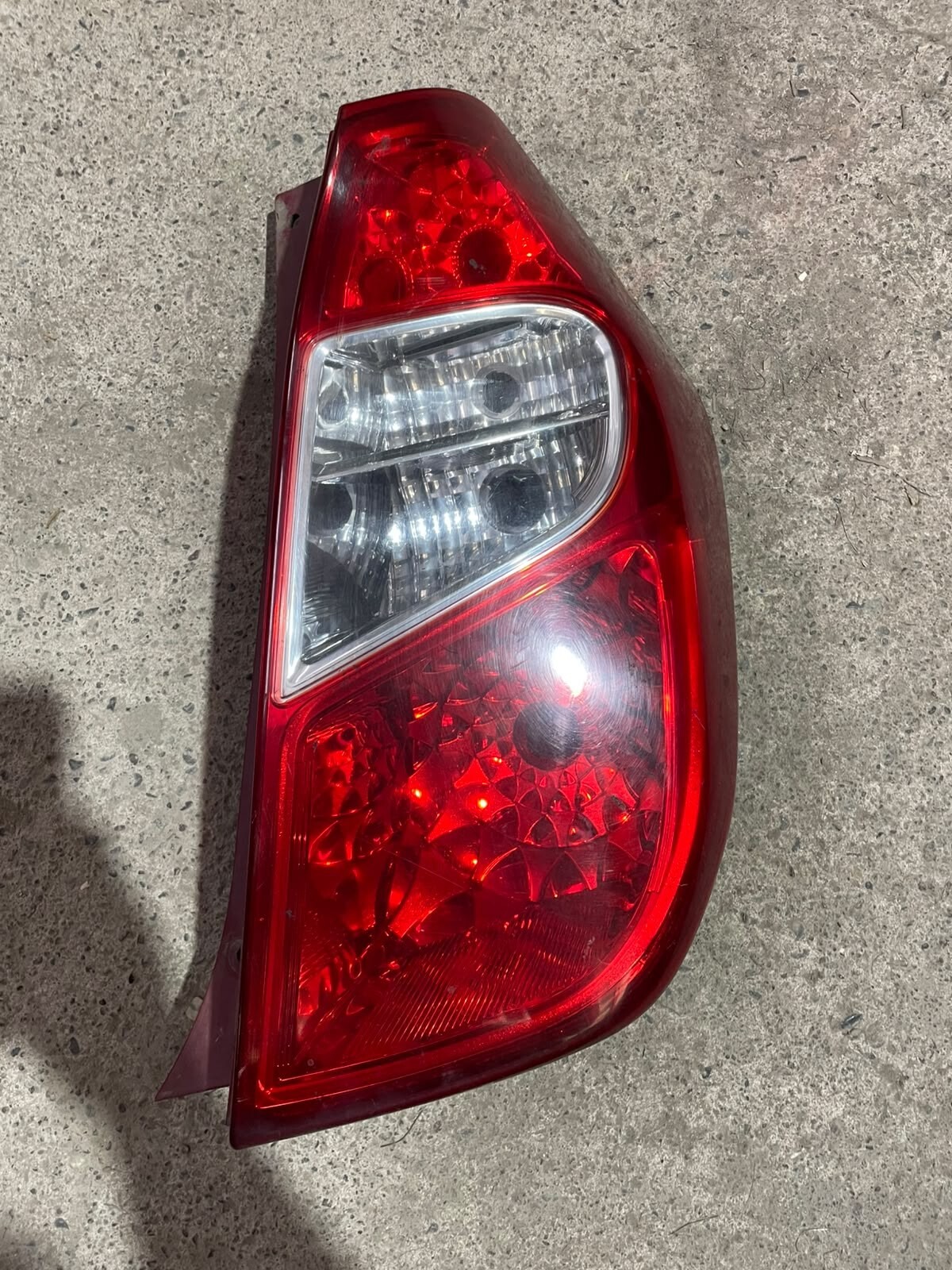 FOCO TRASERO DERECHO Hyundai I10 2013