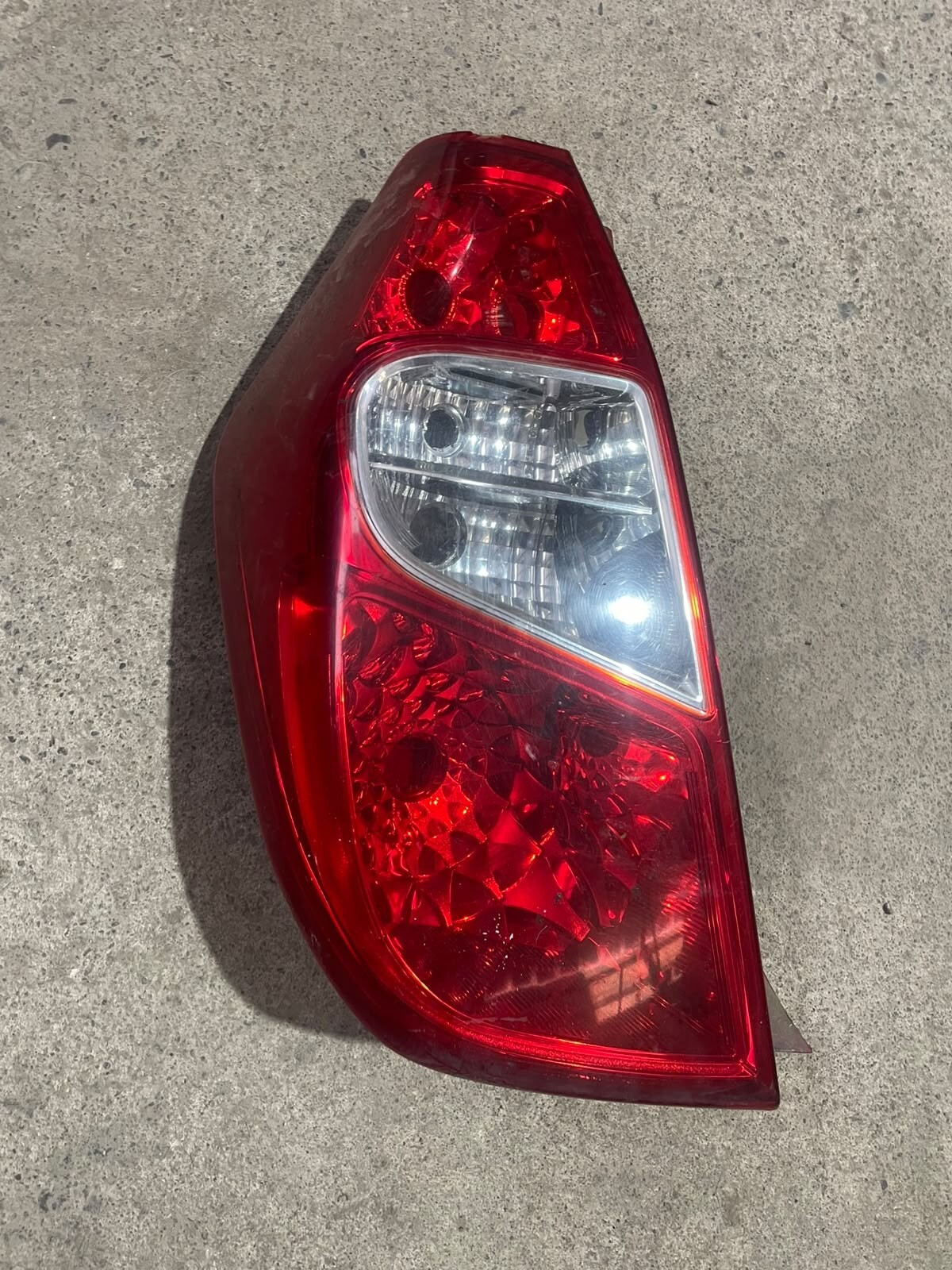 FOCO TRASERO IZQUIERDO Hyundai I10 2013