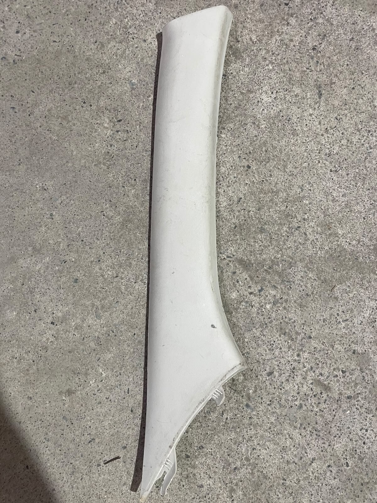 MOLDURA PILAR DERECHO PARABRISA Hyundai I10 2013