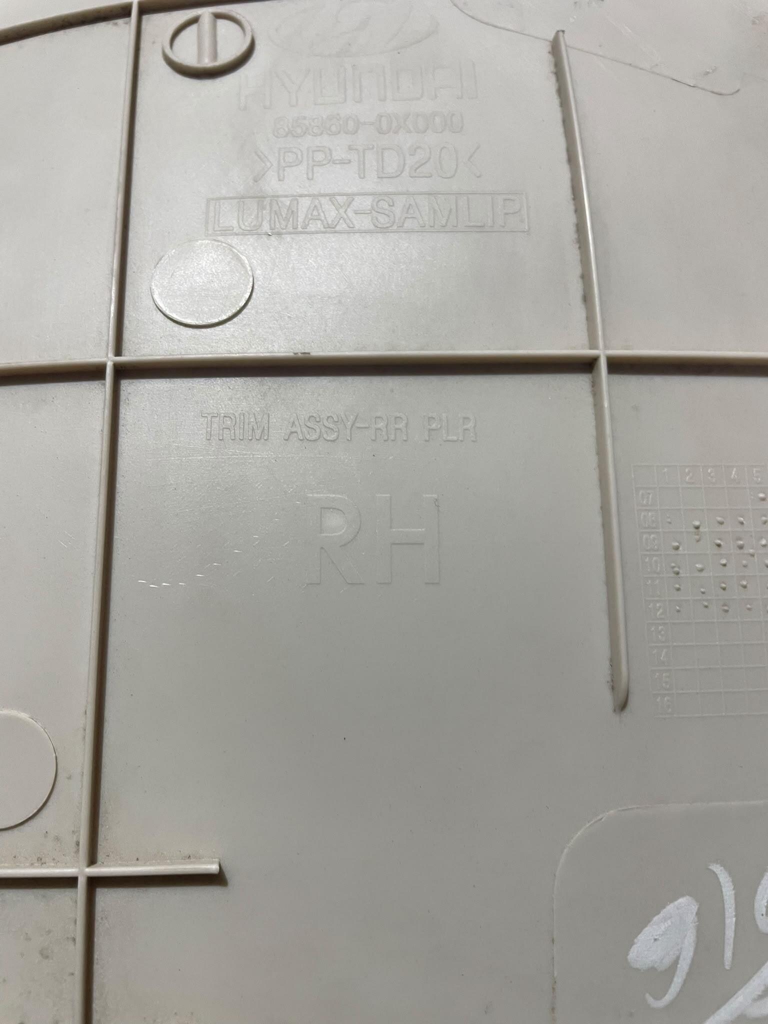 TAPIZ PILAR TRASERO DERECHO Hyundai I10 2013
