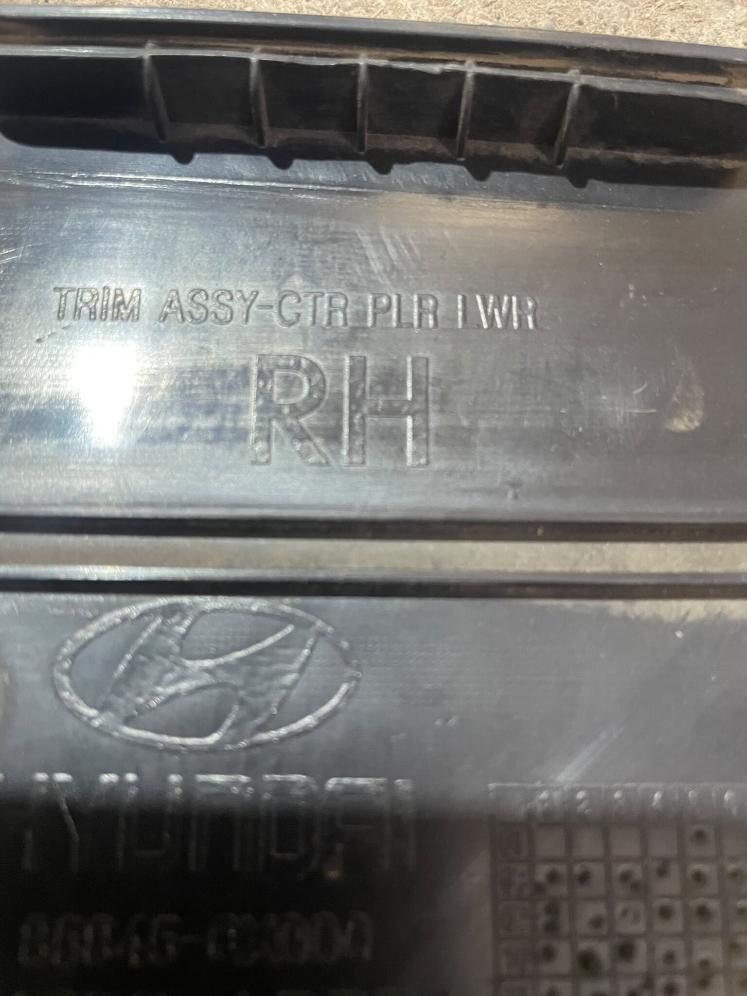 MOLDURA PILAR INFERIOR DERECHA Hyundai I10 2013