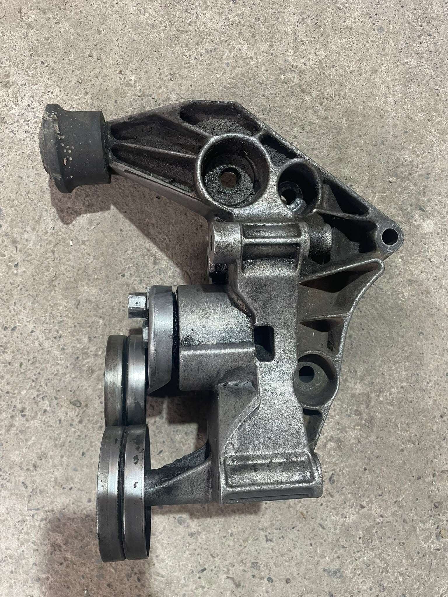 SOPORTE ALTERNADOR Volkswagen gol 2001