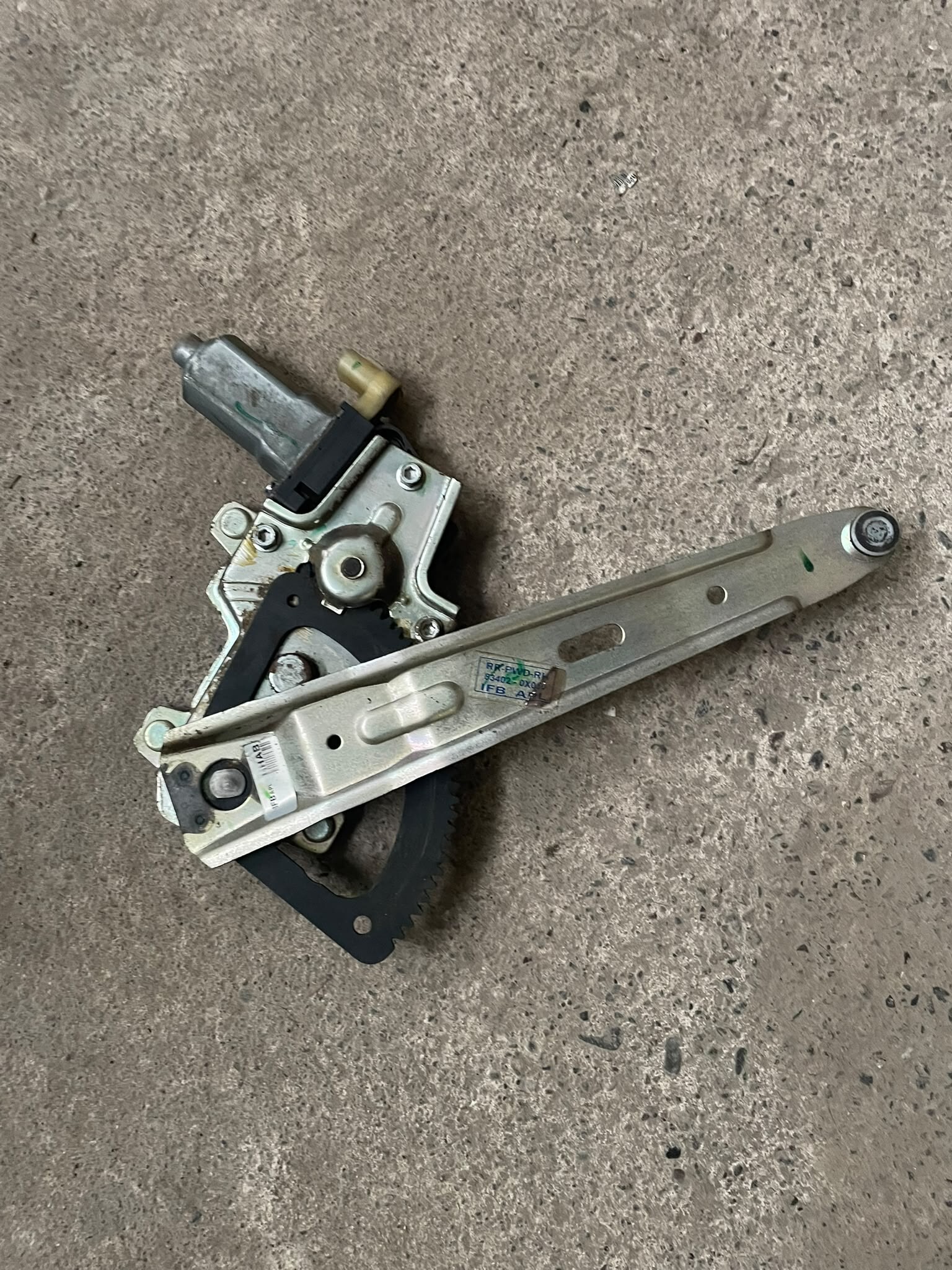 CREMALLERA ALZA VIDRIO TRASERO DERECHO Hyundai I10 2013