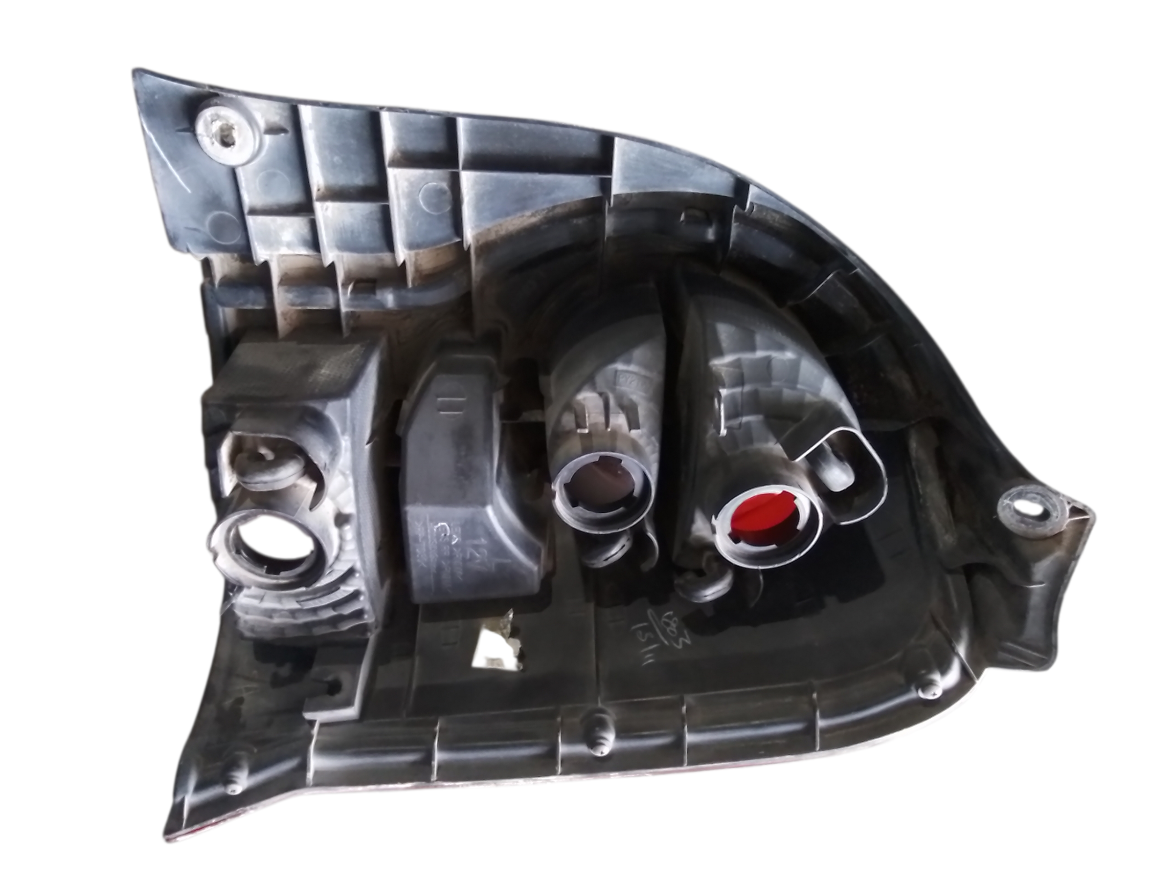 FOCO TRASEROIZQ (DAÑO LEVE) Suzuki Alto 2012