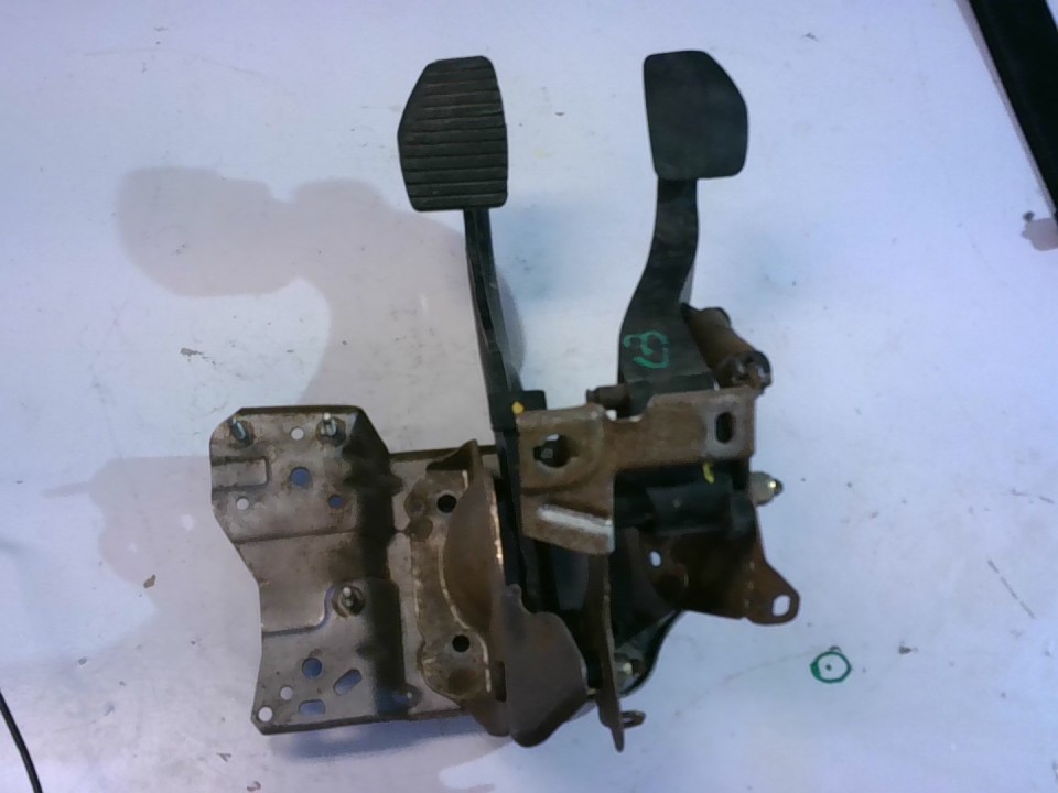 CONJUNTO PEDALERA FRENO Y EMBRAGUE Citroen C3 2004