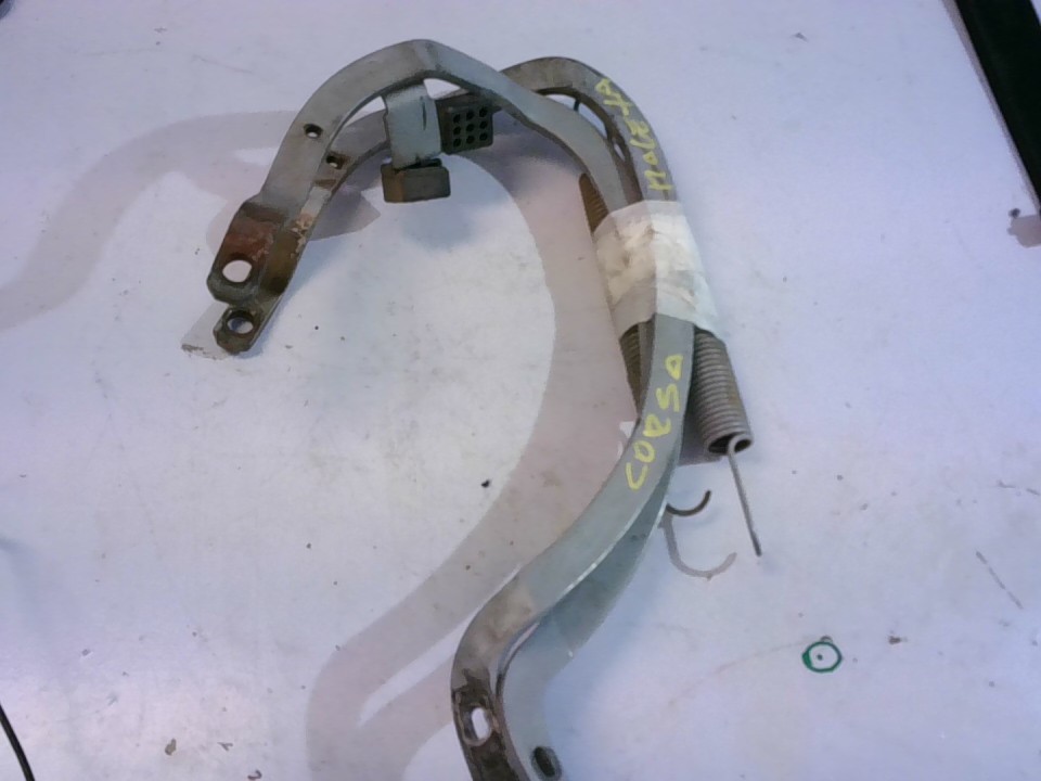 BISAGRAS MALETERO EXTRA Chevrolet Corsa 2001