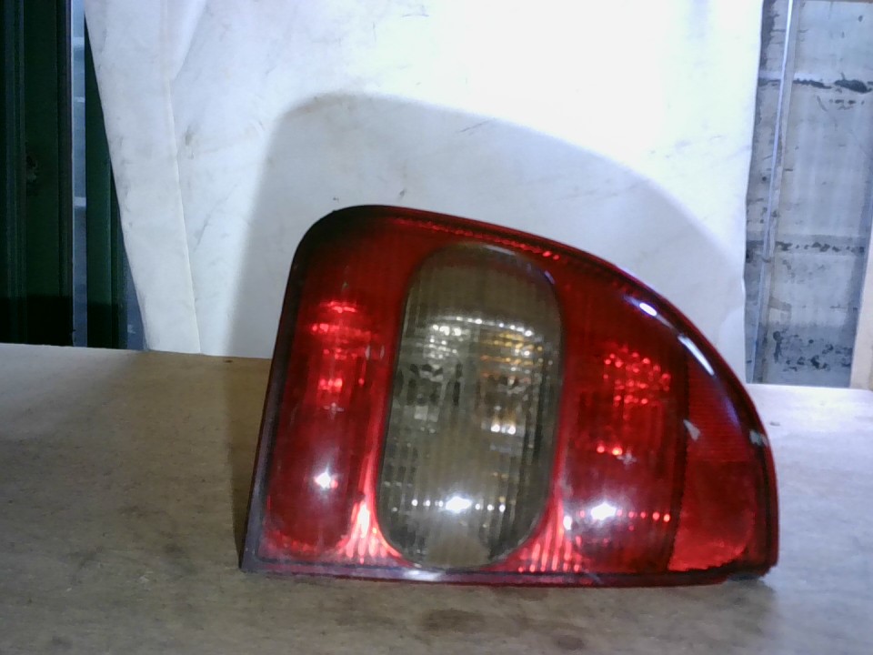 FOCO TRASERO EXTRA Chevrolet Corsa 2001