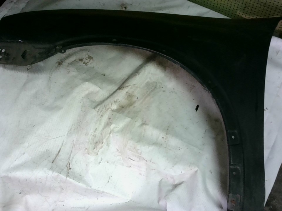 TAPA BARROS DELANTERO IZQUIERDO Chevrolet Corsa 2001