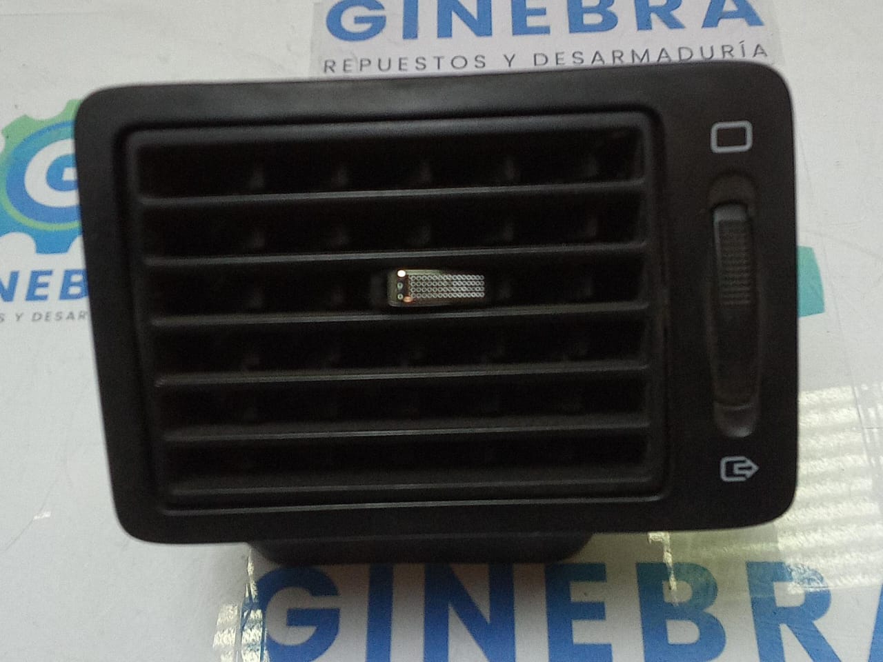 DIFUSOR DE AIRE IZQUIERDO Peugeot 307 2004