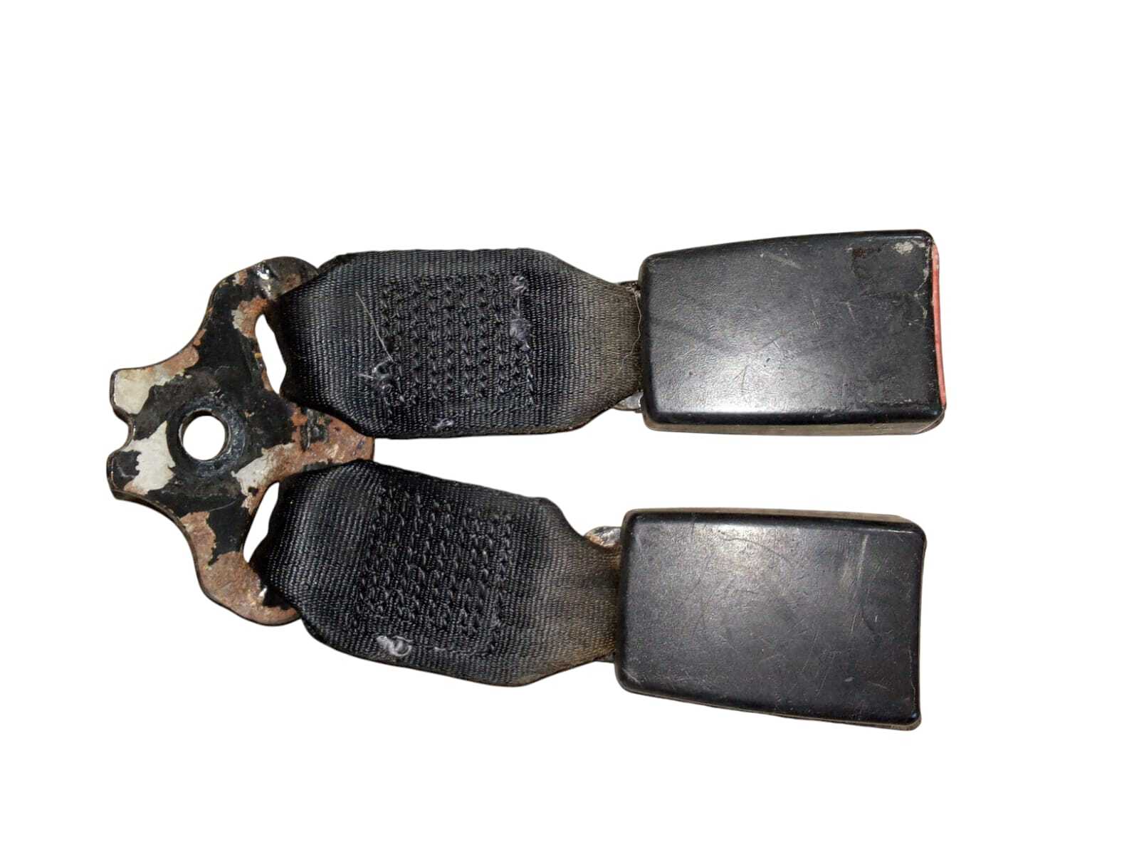 TRINQUETE CINTURONES TRASEROS Ford Fiesta 1998