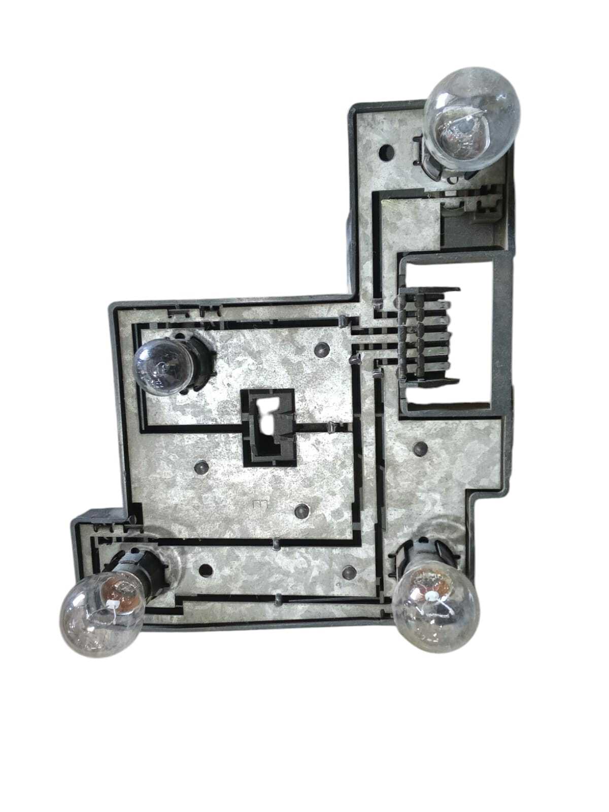 CIRCUITO ELECTRICO FOCO TRASERO DERECHO Ford Fiesta 1998