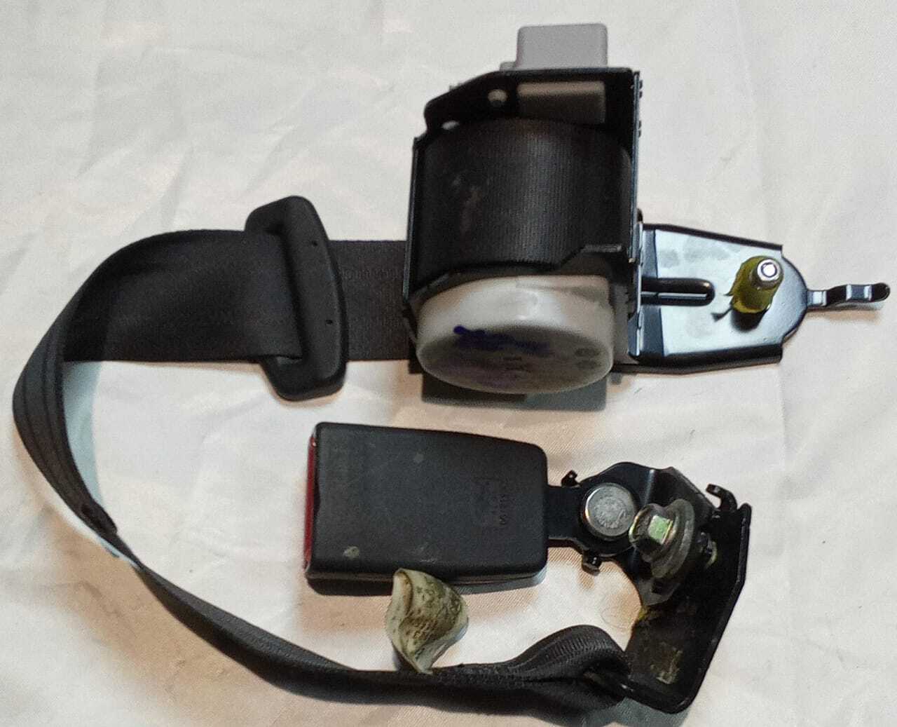 CINTURON TRASERO IZQUIERDO Mazda MAZDA 2 2016
