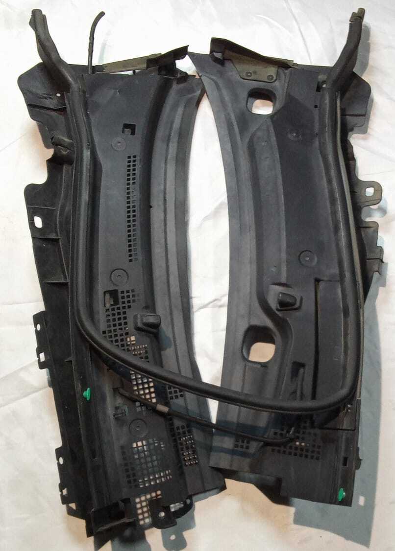 MOLDURA CUBRE MOTOR LIMPIA PARABRISAS Mazda MAZDA 2 2016