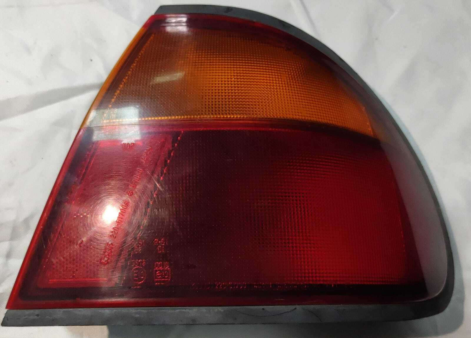 FOCO TRASERO DERECHO Mazda ARTIS 1997
