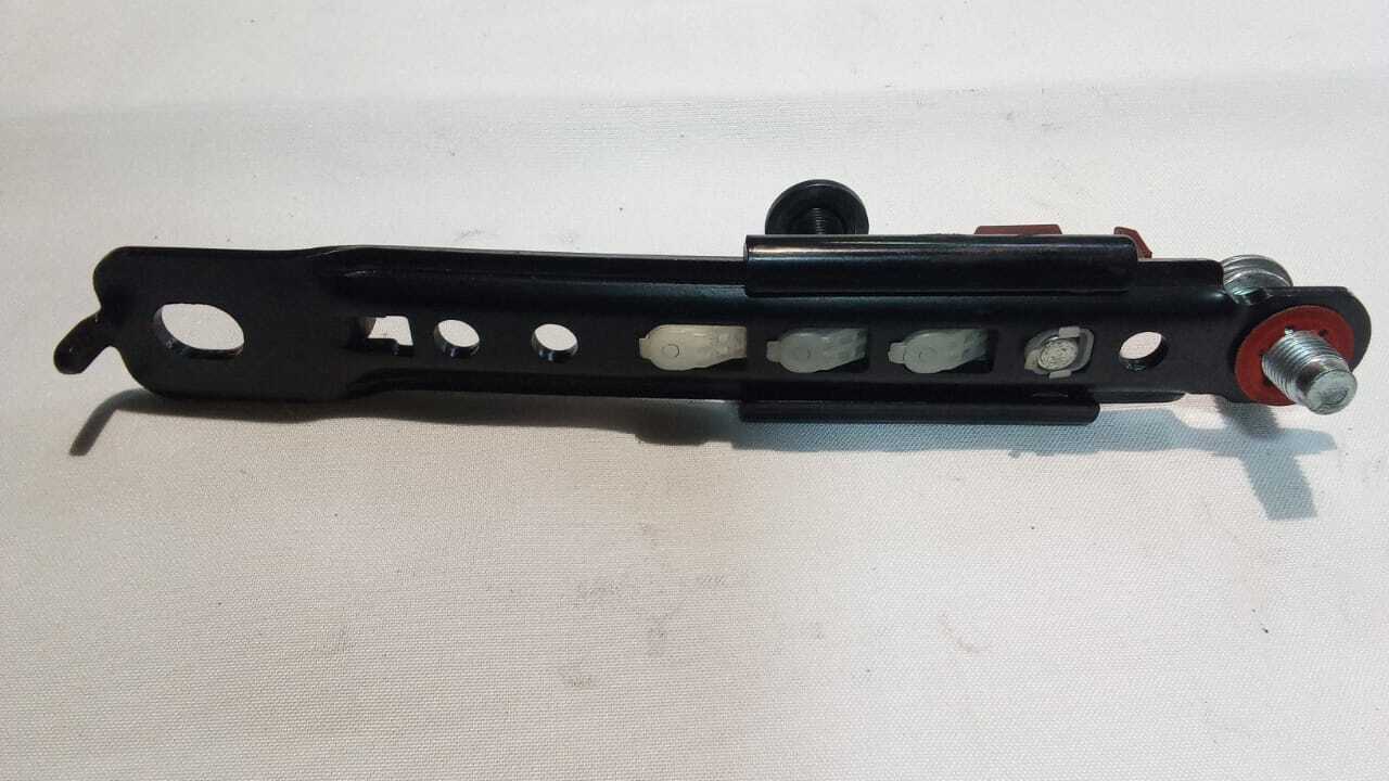 NIVELADOR CINTURON DE SEGURIDAD Changan CS35 2015