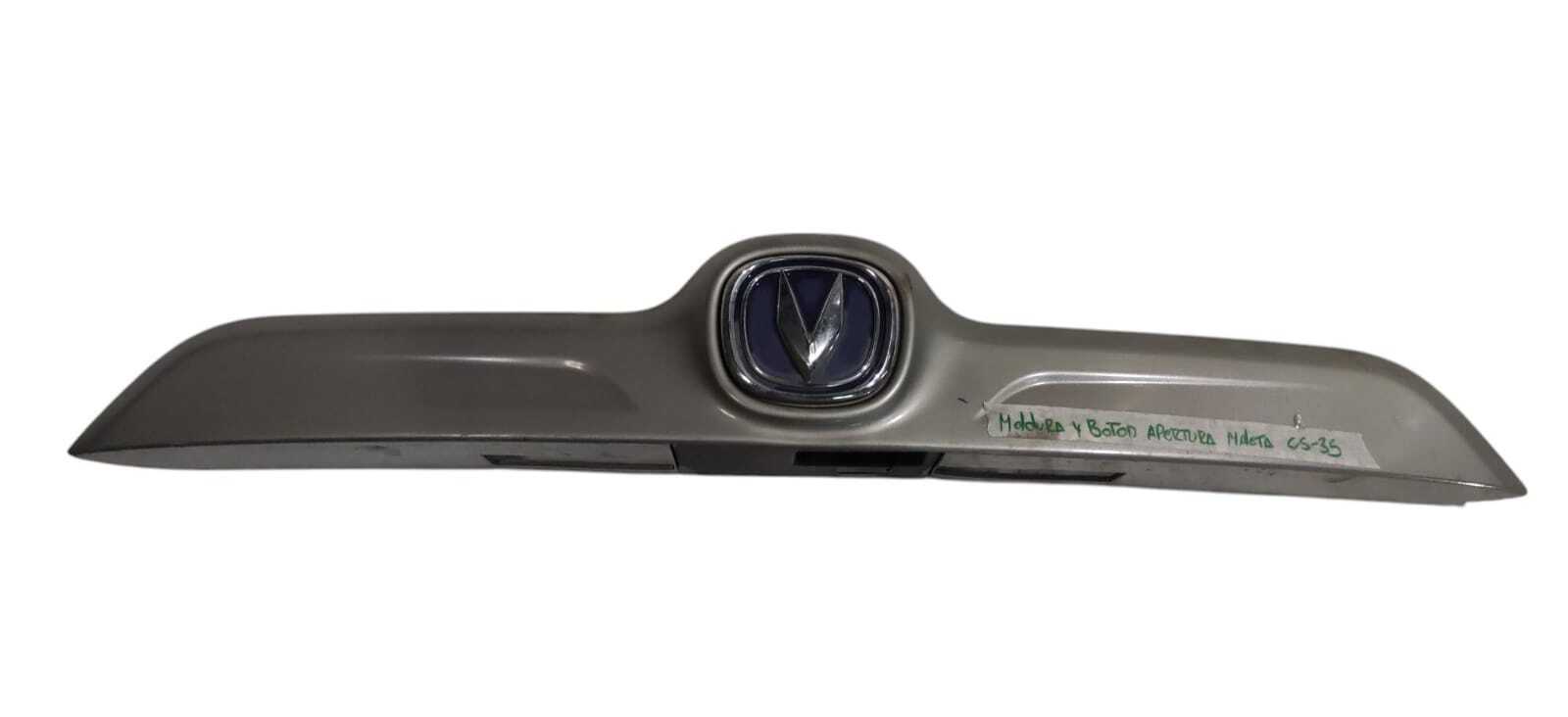 MOLDURA MALETERO CON LOGO+LUCES PATENTE Changan CS35 2015