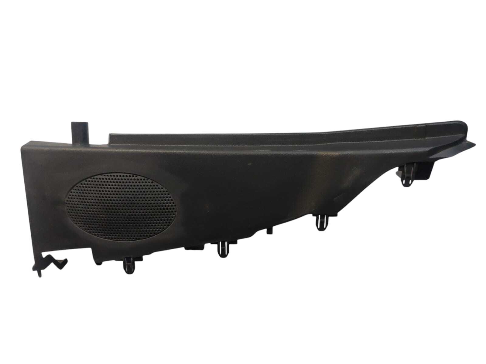 MOLDURA TRASERA + PARLANTE IZQUIERDA Chery Tiggo 2 2023