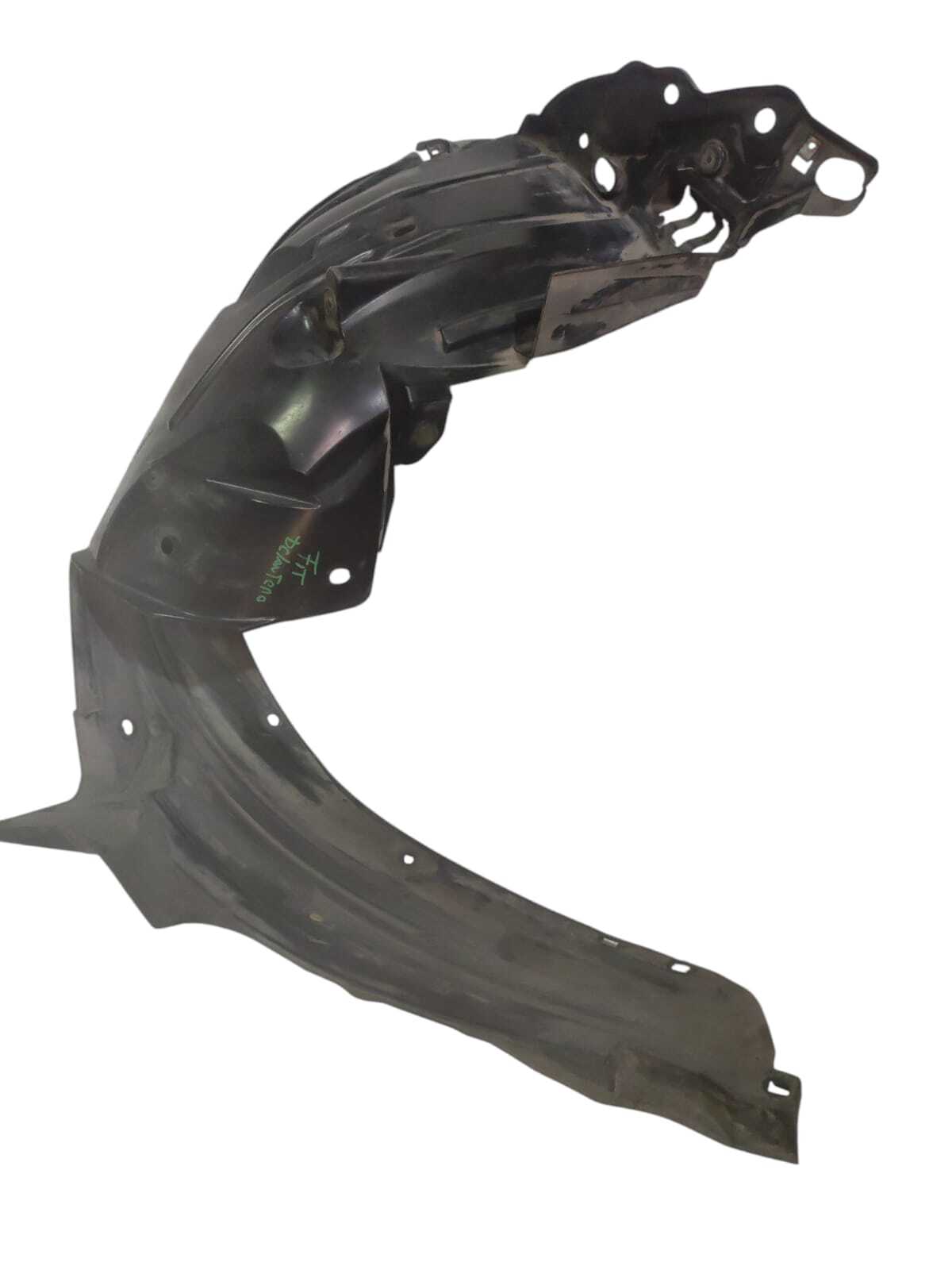 GUARDAFANGO DELANTERO IZQUIERDO Honda FIT 2012