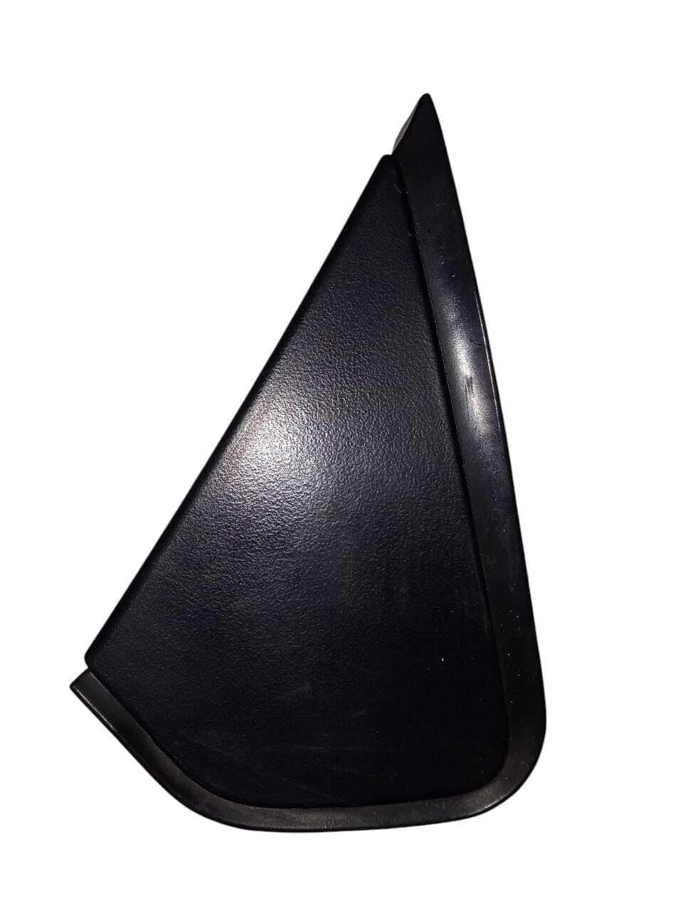 MOLDURA CUBRE TAPA BARRO DERECHO SUPERIOR Chery Tiggo 2 2023