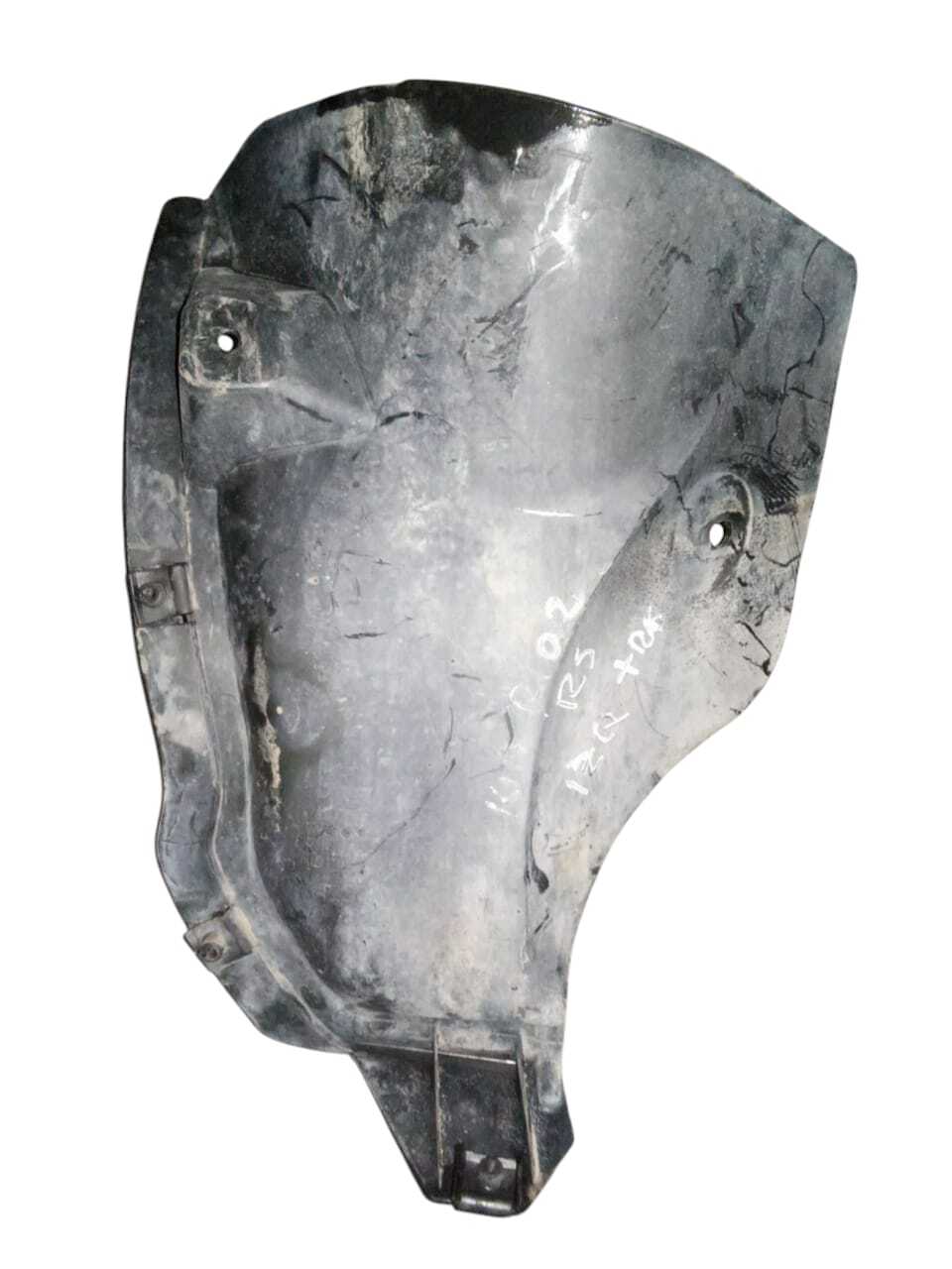 GUARDAFANGO TRASERO IZQUIERDO Kia Rio 2003