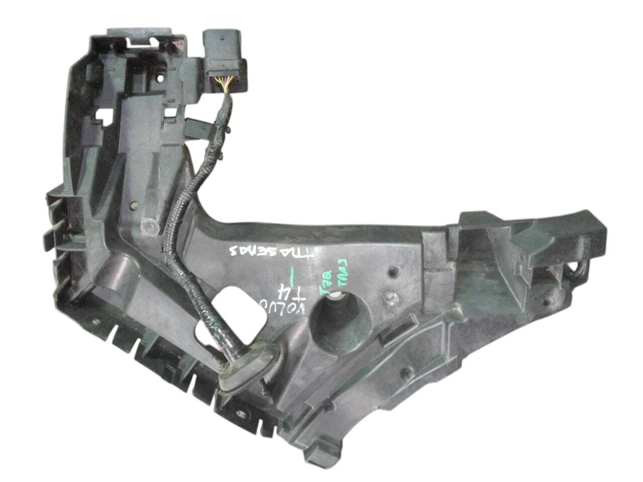 MENSULA TRASERA IZQUIERDA Volvo XC40 T4 2020