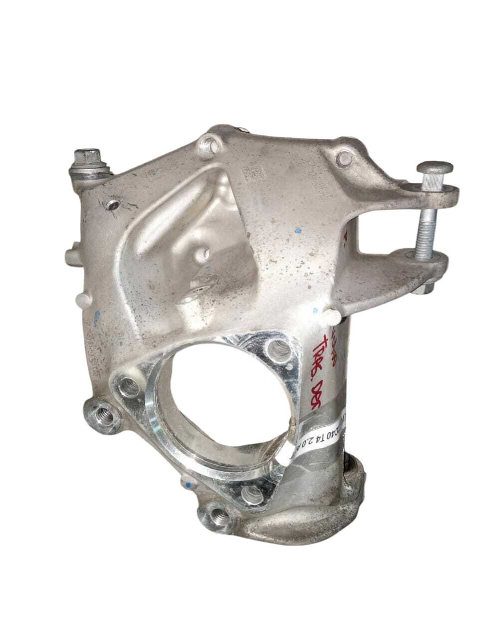 MAZA MUÑON TRASERA DERECHA Volvo XC40 T4 2020