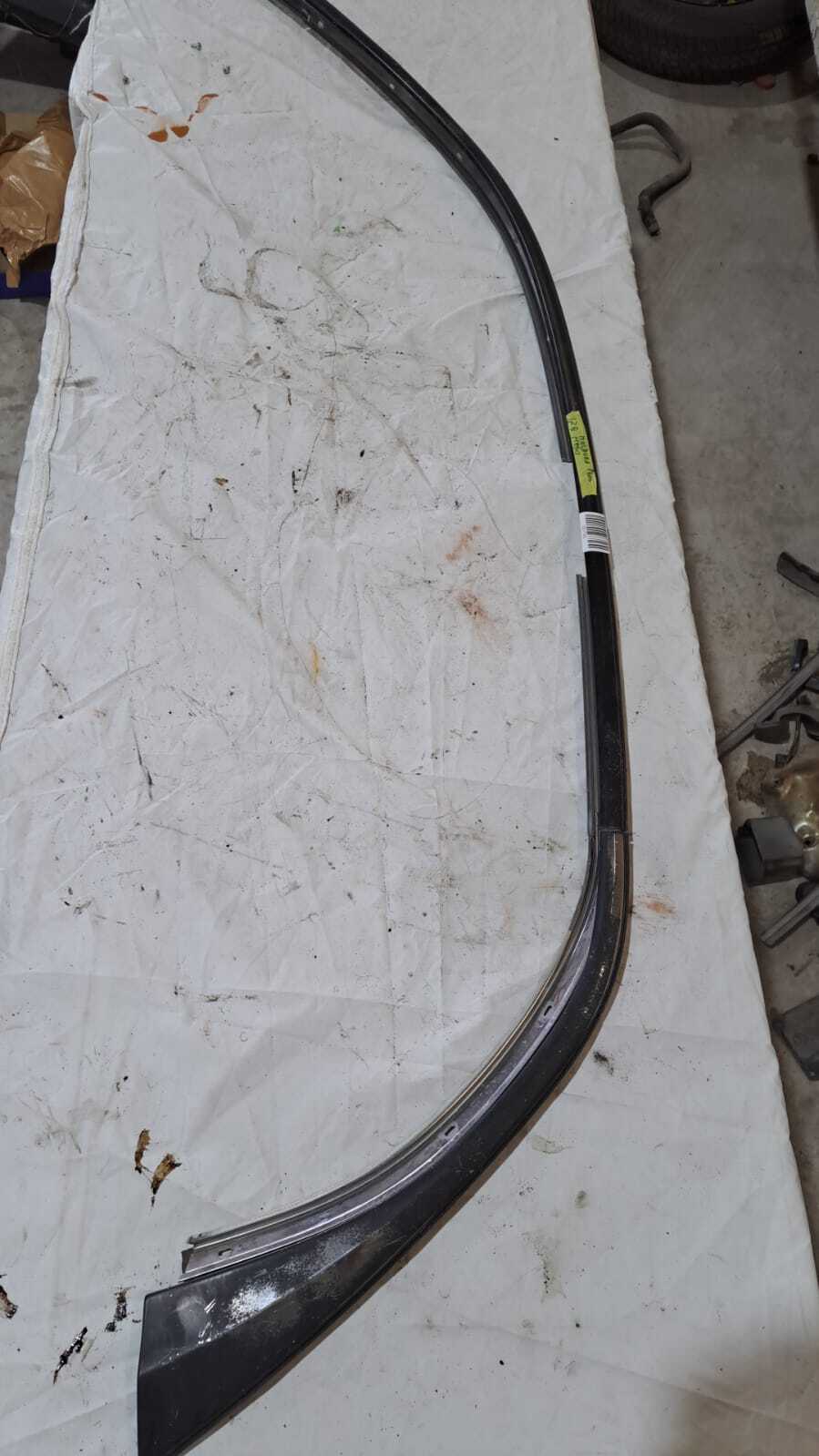 MOLDURA SUPERIOR IZQUERDO TECHO Subaru Impreza 2006