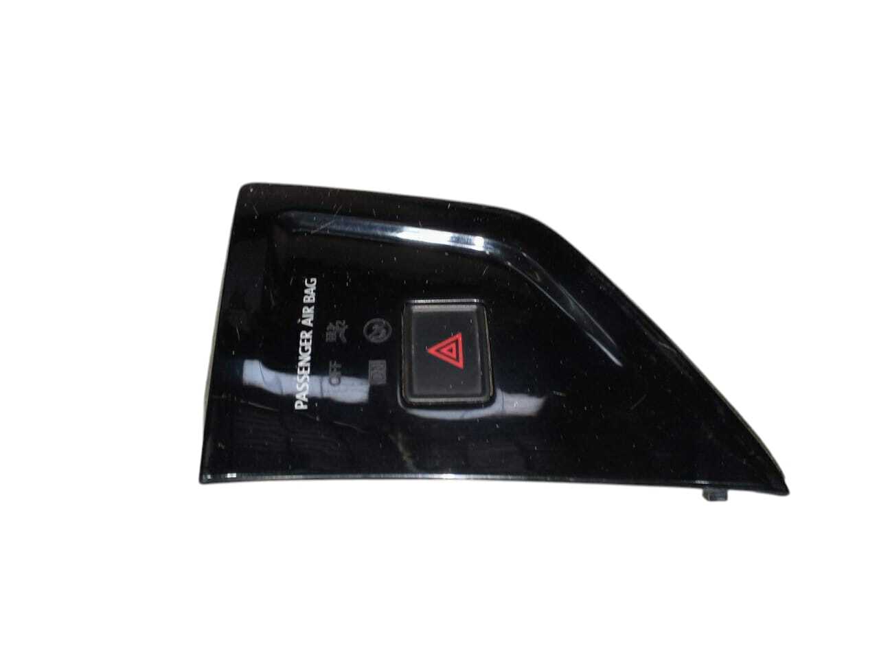 PANEL EMBELLECEDOR BOTON HAZARD Volkswagen VIRTUS 2019