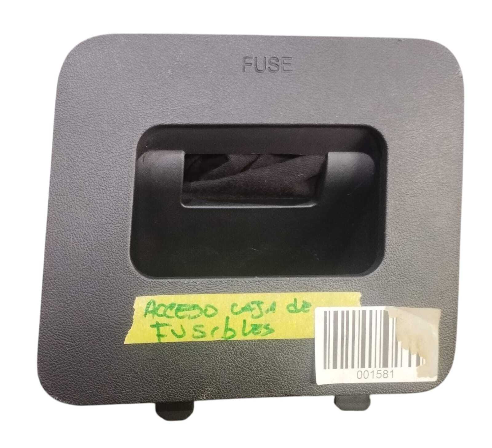 TAPA DE ACCESO CAJA DE FUSIBLES BRILLIANCE V3 15 2019