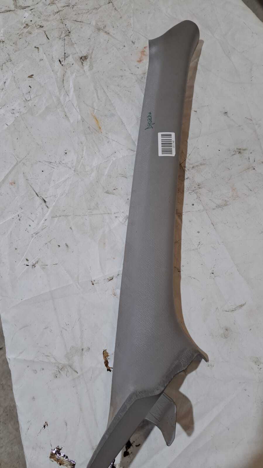 MOLDURA PILAR DERECHO PARABRISAS Subaru Impreza 2006